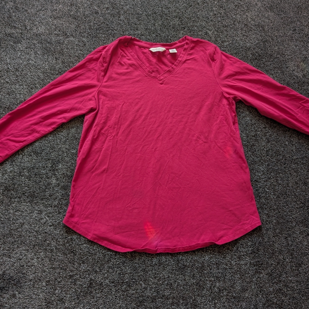 Women’s V-Neck Quarter Sleeve Top - Fuchsia Pink